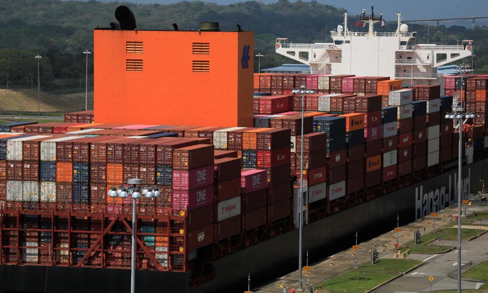 De store containerrederier oplever flaskehalse og forsinkelser i deres ruter mellem Oceanien og Amerika.