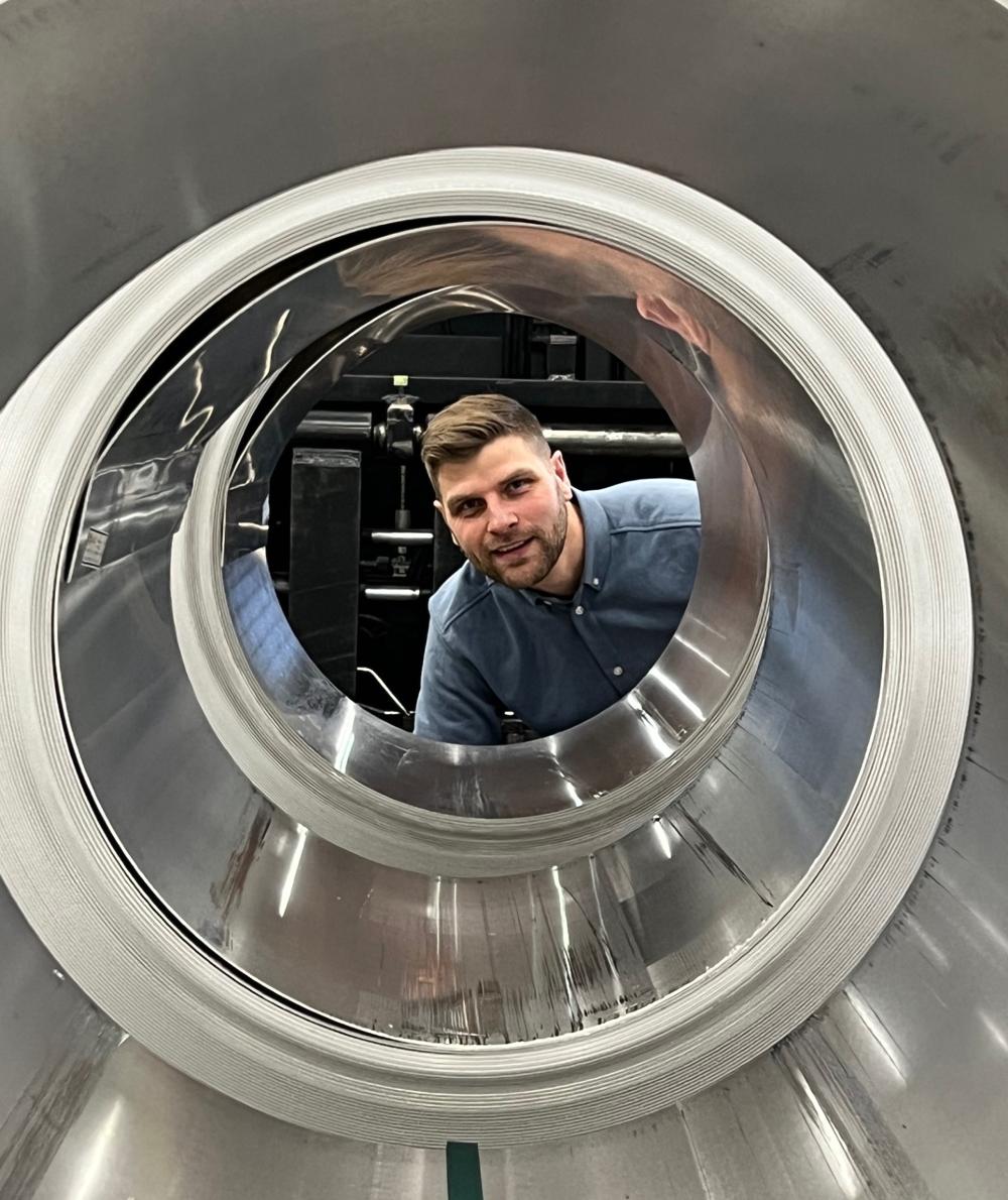 Jakob Søndergaard Nielsen har stor tro på fremtiden for overfladebehandleren i Øster Toreby. Jakob Søndergaard Nielsen har stor tro på fremtiden for overfladebehandleren i Øster Toreby.