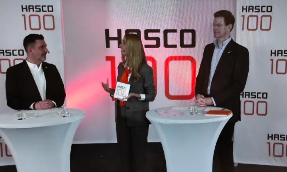 Från vänster; Företagets marknads- och försäljningschef, moderatorn Nadja Clever och Christoph Ehrlich, vd och koncernchef för Hasco.