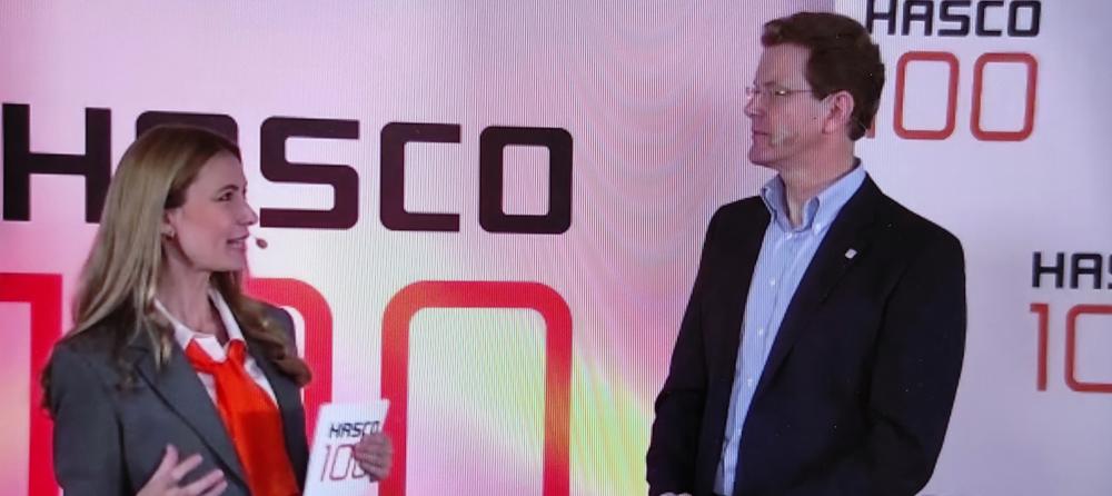 Moderatorn Nadja Clever och Christoph Ehrlich, vd för Hasco Hesenclever GmbH. Moderatorn Nadja Clever och Christoph Ehrlich, vd för Hasco Hesenclever GmbH.