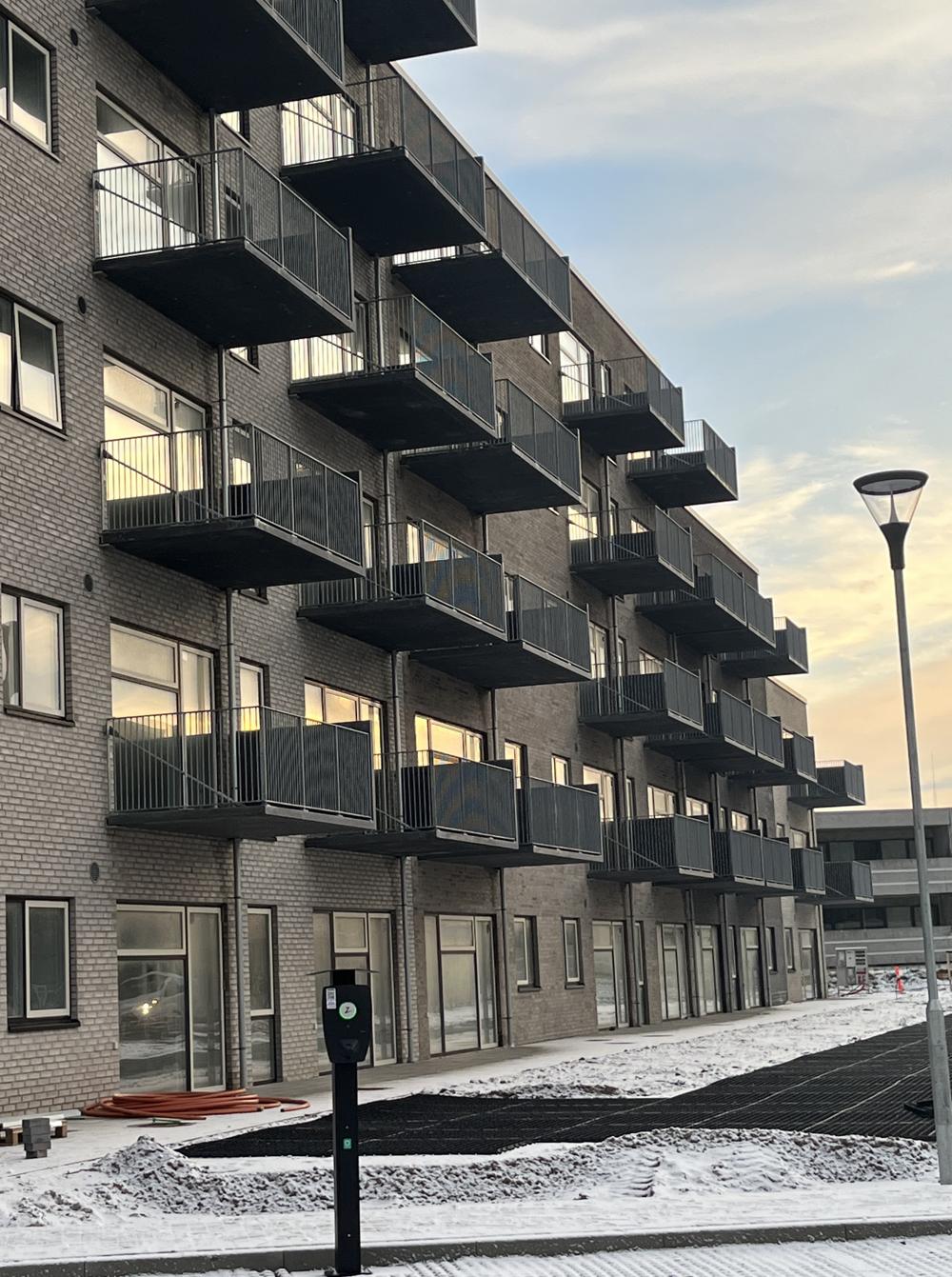 I boligkomplekset Hirsehaven i Esbjerg har alle lejlighederne enten altan eller have.