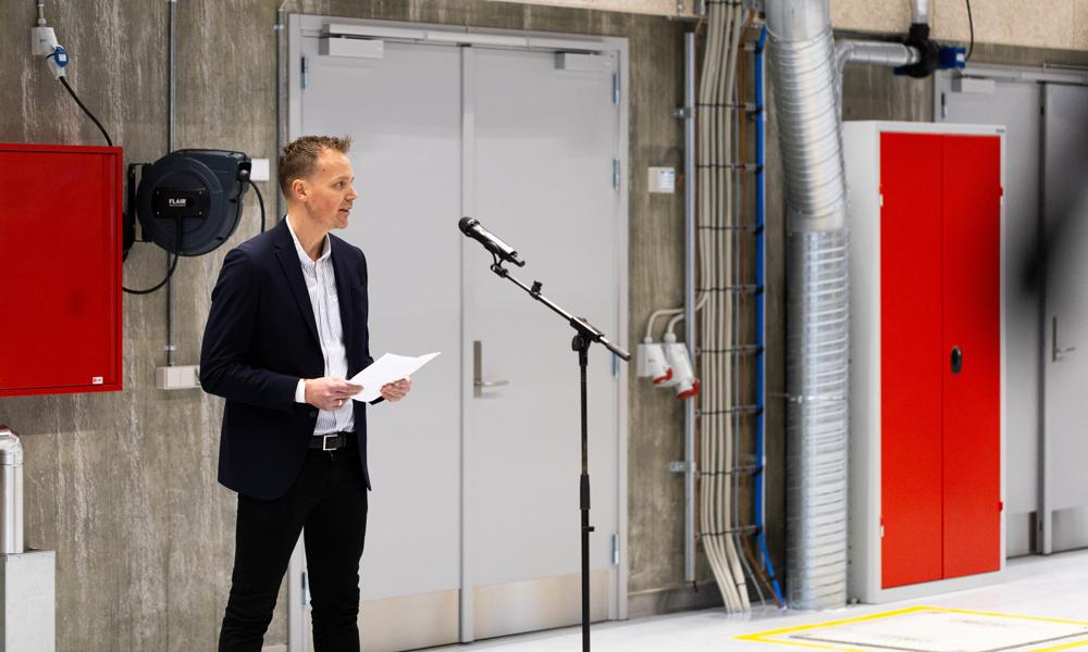 Områdedirektør i NCC, Jakob Søe Lundgaard, fremhævede ved overdragelsen det gode samarbejde. Områdedirektør i NCC, Jakob Søe Lundgaard, fremhævede ved overdragelsen det gode samarbejde.