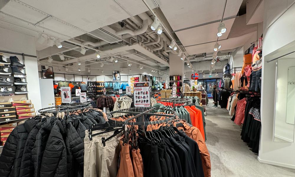 Alewalds har ny fem fysiska butiker; tre butiker i Stockholm och två butiker i Uppsala samt e-handel. Alewalds har ny fem fysiska butiker; tre butiker i Stockholm och två butiker i Uppsala samt e-handel.