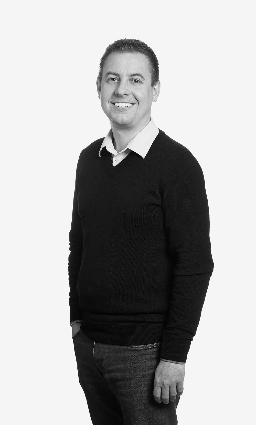 – Vi manglede simpelthen nogle værktøjer til ledelse, forklarer Brian Schjøtler, direktør i Tømrerfirmaet Jørgen Sørensen, om virksomhedens første anledning til at søge støttekroner. – Vi manglede simpelthen nogle værktøjer til ledelse, forklarer Brian Schjøtler, direktør i Tømrerfirmaet Jørgen Sørensen, om virksomhedens første anledning til at søge støttekroner.