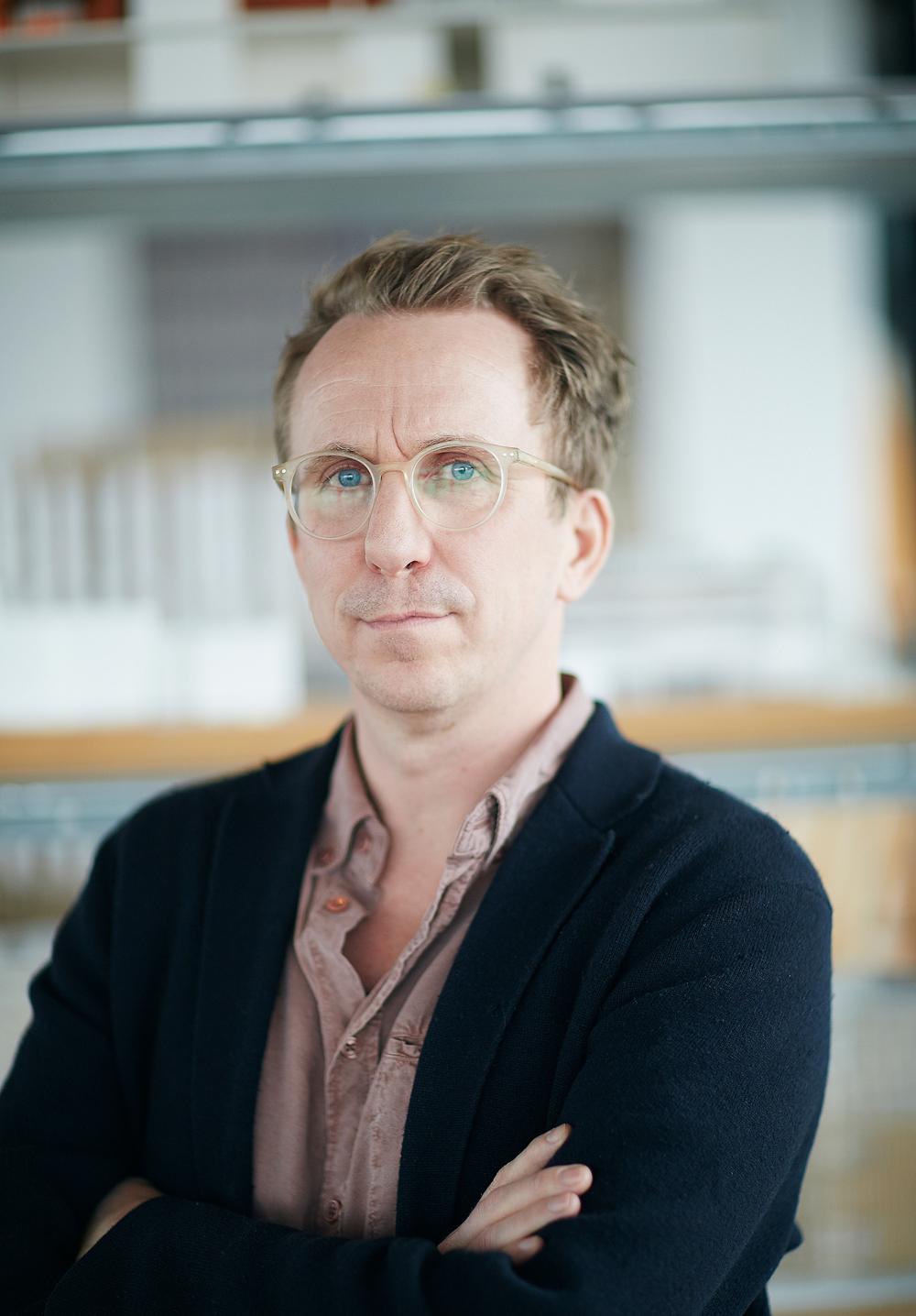 Ola Jonsson startede hos C.F. Møller i 2008, mens han blev partner i 2016. Ola Jonsson startede hos C.F. Møller i 2008, mens han blev partner i 2016.