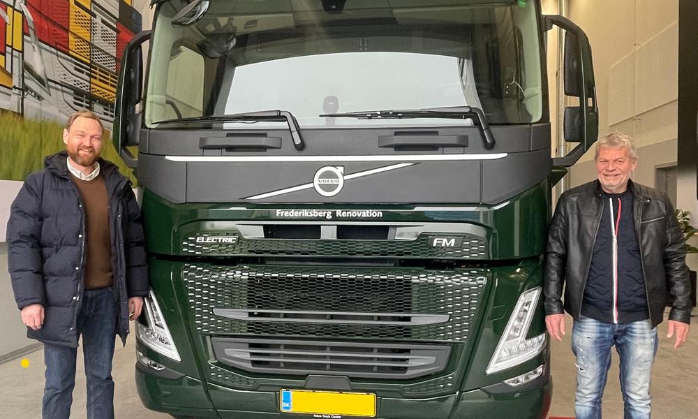 Frederiksberg Renovations nye 4-akslede Volvo FM Electric. Det er Thomas Madsen til højre. Frederiksberg Renovations nye 4-akslede Volvo FM Electric. Det er Thomas Madsen til højre.