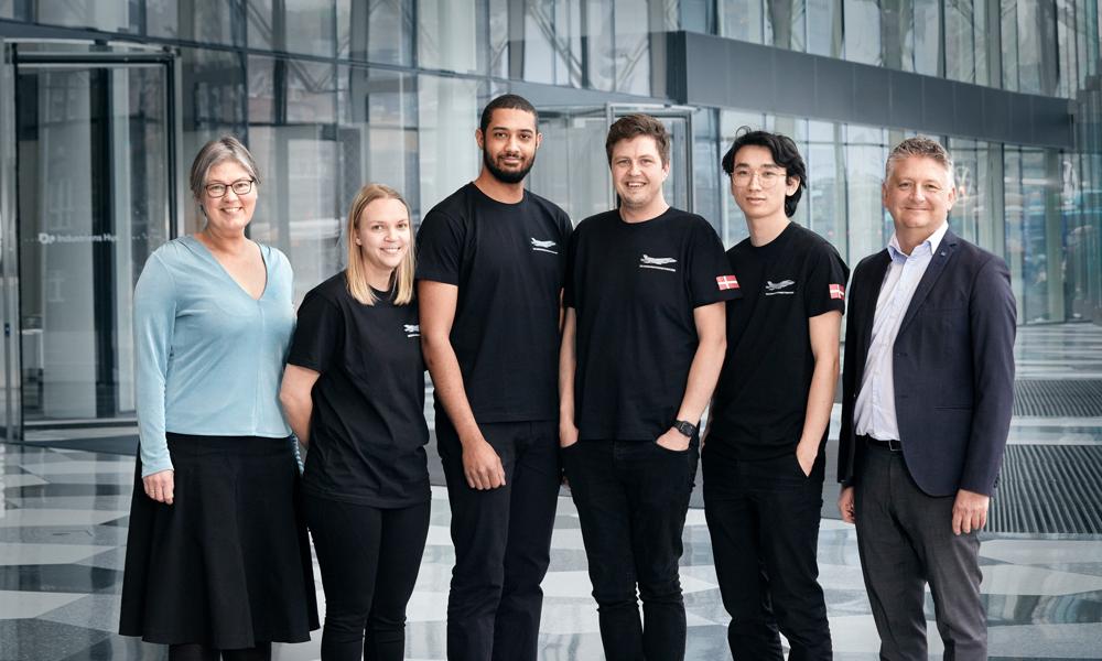 Fra venstre: Signe Tychsen Philip, Dansk Industri, Anne Holst Thomsen, Sebastian Chidi Rygaard Andresen, Thomas Holm Strandby, Johan Wolff Pjetursson. Kasper Palm, Dansk Metal. Fra venstre: Signe Tychsen Philip, Dansk Industri, Anne Holst Thomsen, Sebastian Chidi Rygaard Andresen, Thomas Holm Strandby, Johan Wolff Pjetursson. Kasper Palm, Dansk Metal.