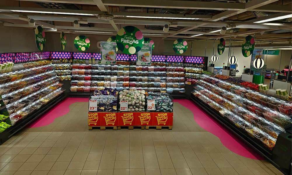 Stora Coops nya avdelning med lösviktsgodis. Stora Coops nya avdelning med lösviktsgodis.