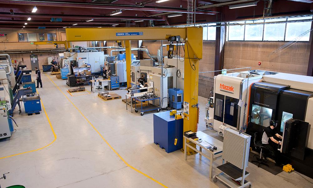 Moderne maskinpark: Uvdal Maskinfabrikk har en moderne maskinpark, og omsetter i år for 150 millioner kroner - en solid økning fra 2023. Moderne maskinpark: Uvdal Maskinfabrikk har en moderne maskinpark, og omsetter i år for 150 millioner kroner - en solid økning fra 2023.