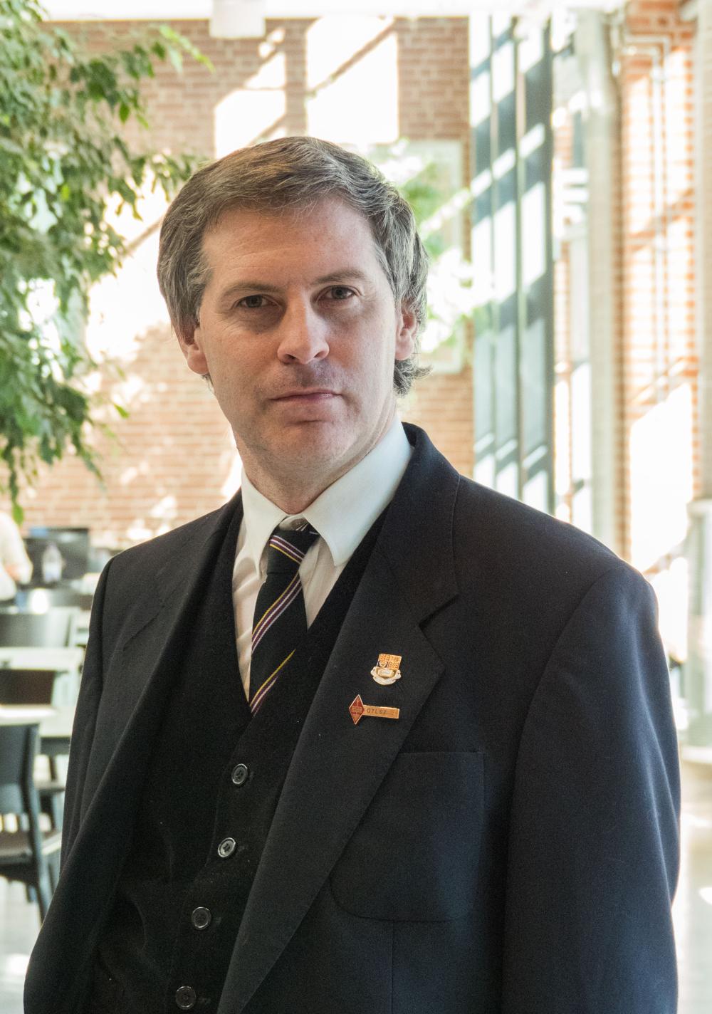 Mark Foreman, forskare vid Chalmers, presenterar ny metod för rena metaller med hjälp biodiesel. Mark Foreman, forskare vid Chalmers, presenterar ny metod för rena metaller med hjälp biodiesel.