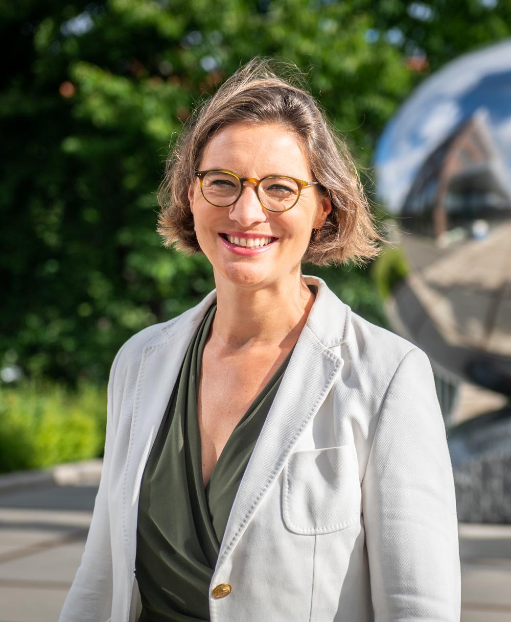 Kerstin Enochsson. Kerstin Enochsson.