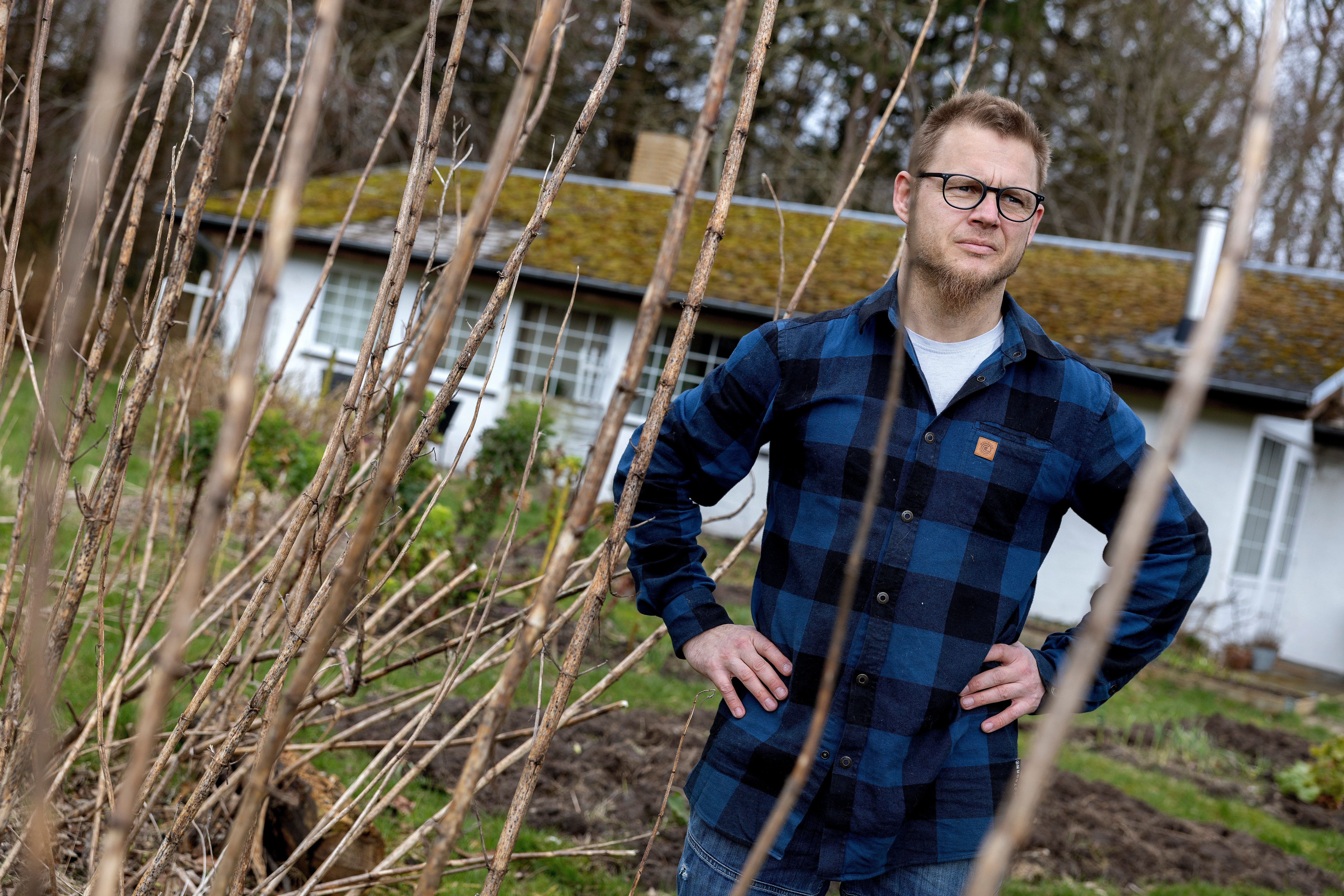 Krigsmaling, hash-anklager og et utæt tag: Konflikt med omstridt slotsejer endte i retten