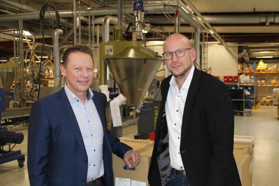 Ronnie Törnqvist (vd) och Christer Svanberg (teknisk direktör) i Nexam Chemicals fabrik i Lomma. Ronnie Törnqvist (vd) och Christer Svanberg (teknisk direktör) i Nexam Chemicals fabrik i Lomma.