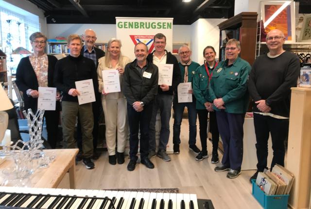 Svaret for de mere end 30 frivillige hos Y’s Men Klubbens Genbrugsen i Frederikshavn, samt for de mange, der donerer genstande til butikken, er et rungende ja.