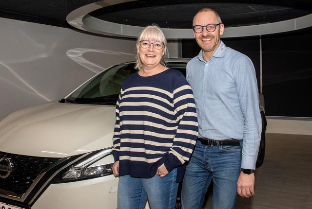 Lene Pedersen og Brian Jensen har netop modtaget besked om, at HJN Biler i Fjerritslev fortsat er Nissan-forhandler, selv om den japanske bilkoncern har reduceret antallet af forhandlere i Danmark.