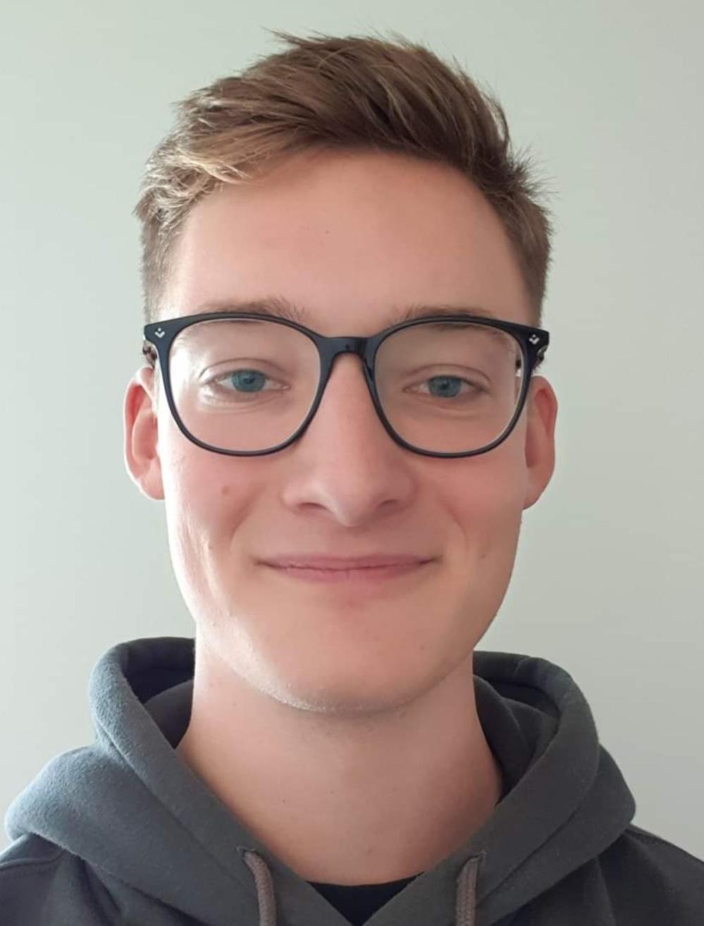 Jeg valgte maskinmesteruddannelsen, fordi det er spændende og passer godt med mine interesser, men det er selvfølgelig en bonus, at jeg får to uddannelser, og at der er ikke meget arbejdsløshed bagefter. Jeg valgte maskinmesteruddannelsen, fordi det er spændende og passer godt med mine interesser, men det er selvfølgelig en bonus, at jeg får to uddannelser, og at der er ikke meget arbejdsløshed bagefter.