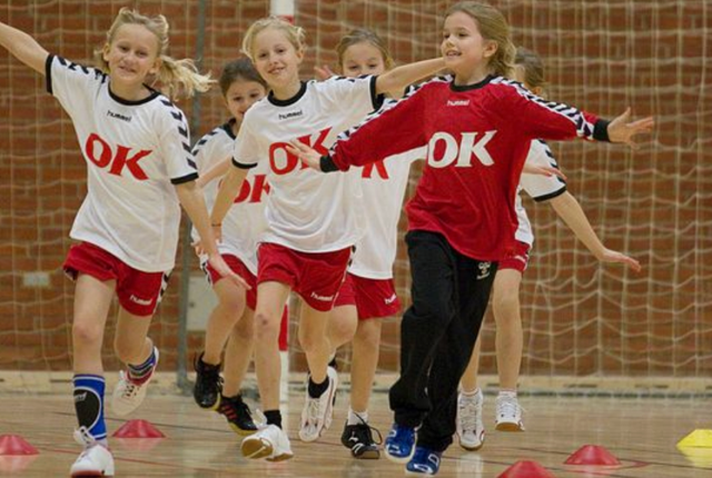 Morsø HK og Nordvestmors Boldklub er to ud af cirka 2.500 klubber og foreninger, der har en sponsoraftale med OK og dermed nyder godt af støtte fra OK.
