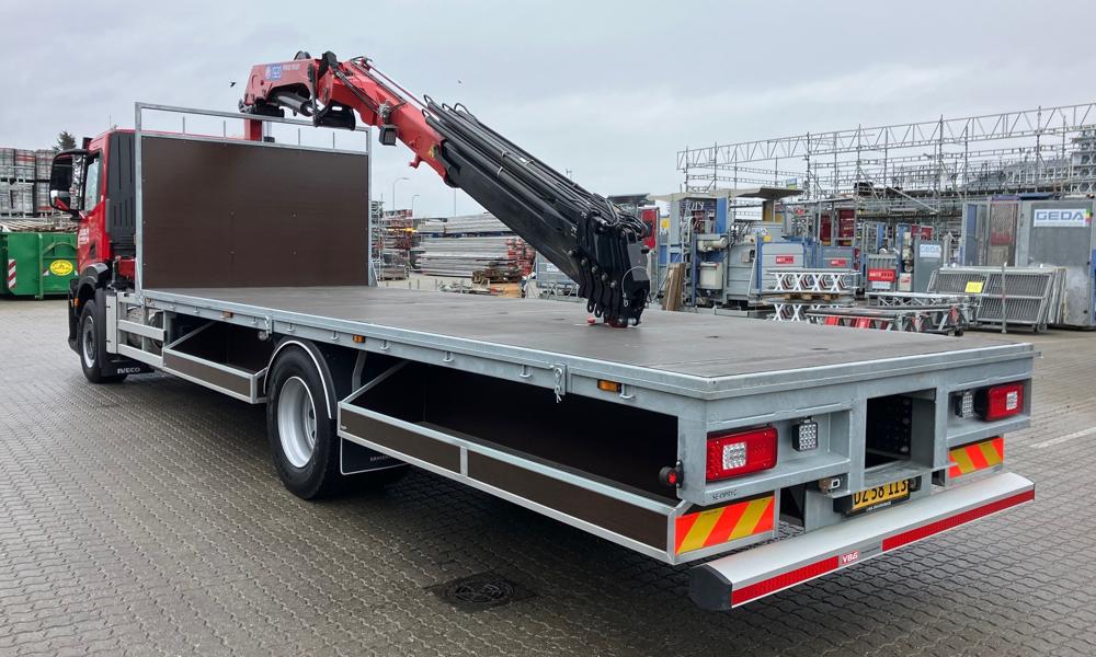 Iveco S-Way 4x2 med kran til Solrød Stilladser. Iveco S-Way 4x2 med kran til Solrød Stilladser.