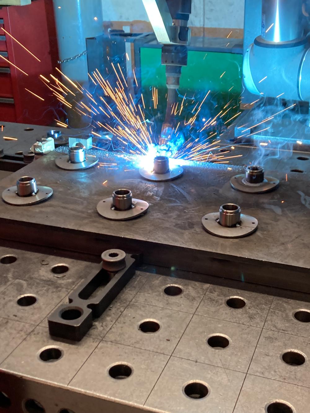 En Co-Welder er nem at programmere til at svejse mindre emner. En Co-Welder er nem at programmere til at svejse mindre emner.