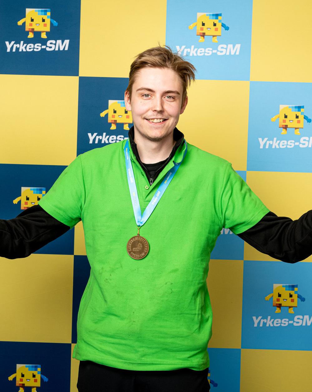 Nils Holm vann guld i maskinteknik på Yrkes-SM. Nils Holm vann guld i maskinteknik på Yrkes-SM.