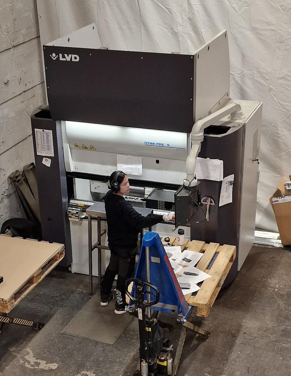 Itab har også investert i en LVD Dyna Press Pro manuell kantpresse. Itab har også investert i en LVD Dyna Press Pro manuell kantpresse.