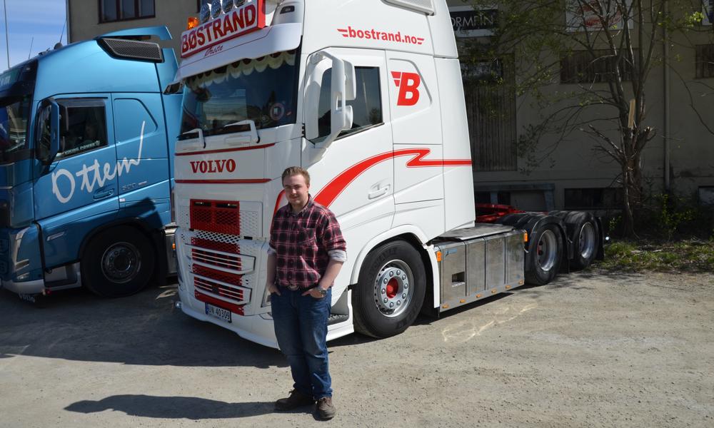 Dette er Fossens andre år med egen bil på Otta motorfestival. I fjor var han både her og på motorfestivalen i Stryn. Dette er Fossens andre år med egen bil på Otta motorfestival. I fjor var han både her og på motorfestivalen i Stryn.