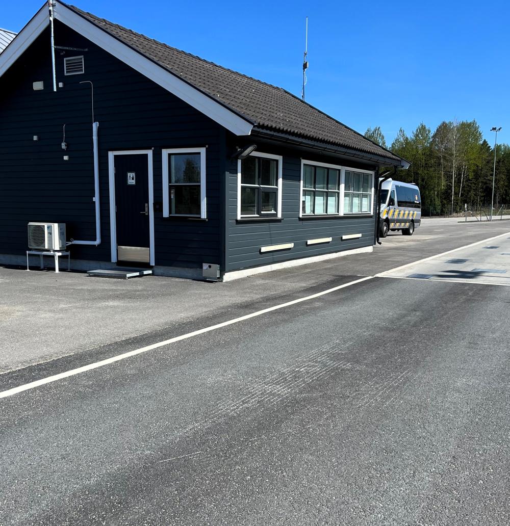 Lastebilen ble avskiltet på Ørje. Lastebilen ble avskiltet på Ørje.