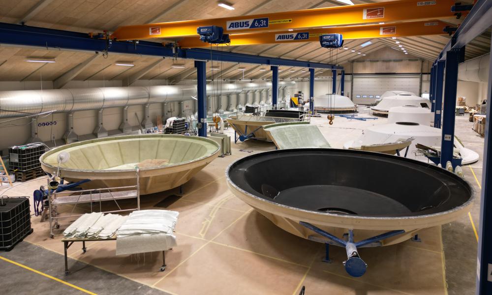 Dansk Polyglas producerer blandt andet TP-covers til vindmølleindustrien. Dansk Polyglas producerer blandt andet TP-covers til vindmølleindustrien.