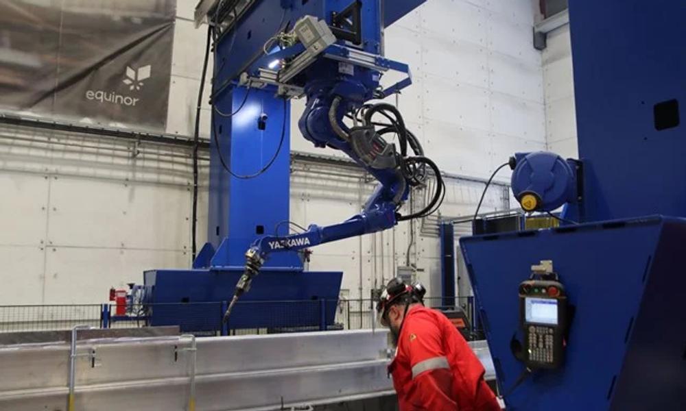 Ny sveiserobot: Leirvik AS har en flunkende ny sveiserobot som de nå tester for bruk på aluminium. Ny sveiserobot: Leirvik AS har en flunkende ny sveiserobot som de nå tester for bruk på aluminium.