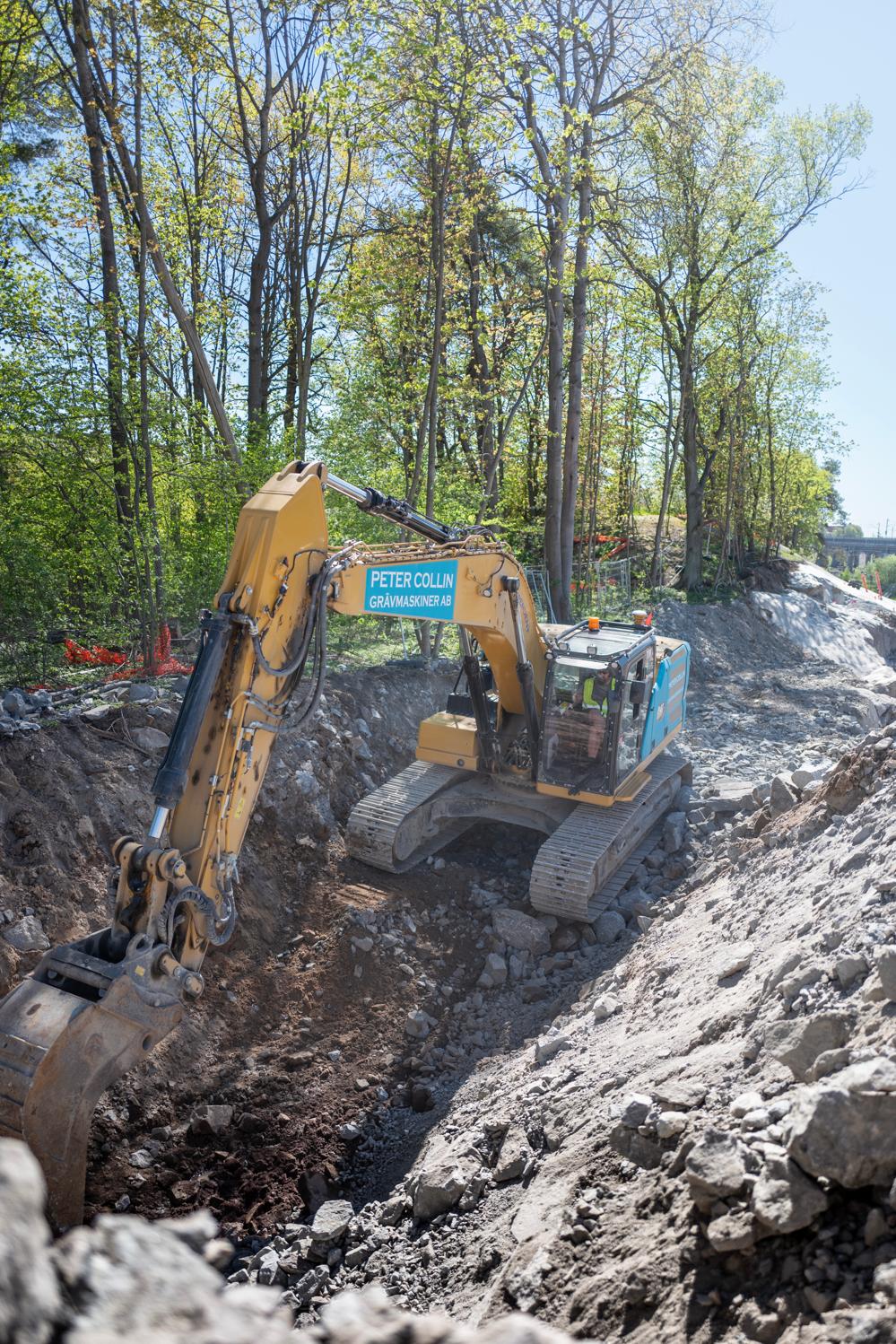 Det är enkelt att tanka, kolla olja och allt sådant så det märks att de har tänk till, säger Roger Karlsson om bandgrävaren CAT 330 Next Gen. Det är enkelt att tanka, kolla olja och allt sådant så det märks att de har tänk till, säger Roger Karlsson om bandgrävaren CAT 330 Next Gen.
