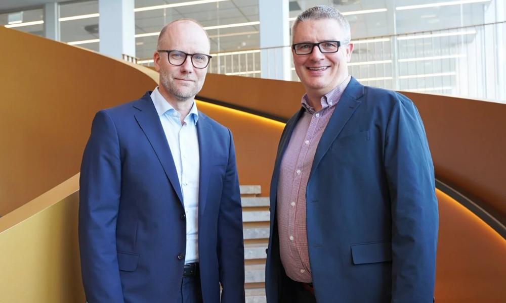 Flere ansatte: Konsernsjef Kjetel Digre i Aker Solutions (t.v.) og Roddy Macpherson, SVP i Entr ser for seg flere ansatte i konsulentvirksomheten. Flere ansatte: Konsernsjef Kjetel Digre i Aker Solutions (t.v.) og Roddy Macpherson, SVP i Entr ser for seg flere ansatte i konsulentvirksomheten.
