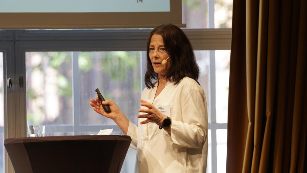 Yvonne Augustsson från Naturvårdsverket summerade de kommande EU-lagarna som väntar modebranschen. Yvonne Augustsson från Naturvårdsverket summerade de kommande EU-lagarna som väntar modebranschen.
