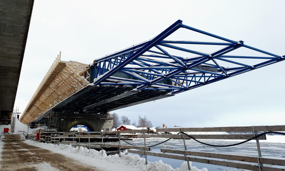 Stålbru-spesialist: Nordec er en av Nordens ledende innen stålbruer. Nå skal selskapet bygge seks stålbrukonstruksjoner. Stålbru-spesialist: Nordec er en av Nordens ledende innen stålbruer. Nå skal selskapet bygge seks stålbrukonstruksjoner.