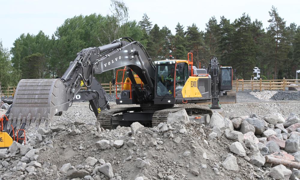 Volvo EC400 er helt ny, med blant annet nytt design og ny hytte. Volvo EC400 er helt ny, med blant annet nytt design og ny hytte.