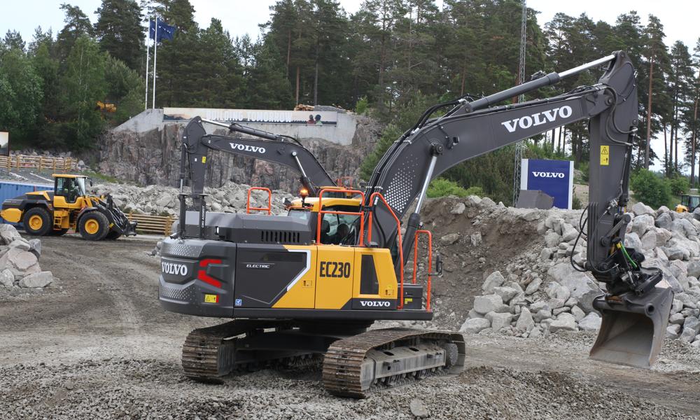 Volvo EC230 er helt ny, med blant annet nytt design og ny hytte. Volvo EC230 er helt ny, med blant annet nytt design og ny hytte.
