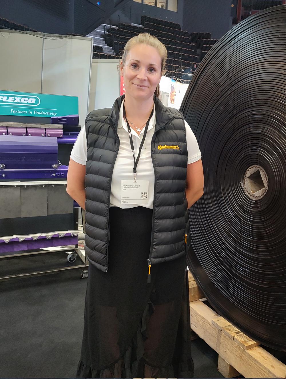 Alexandra Långh från Contitech visade transportband/conveyor. Alexandra Långh från Contitech visade transportband/conveyor.