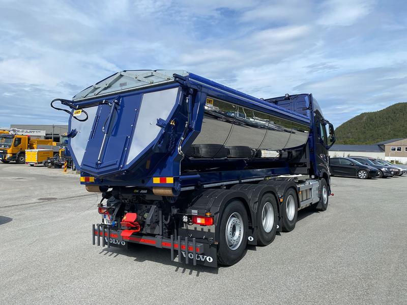 Wist Last & Buss AS avd. Kristiansund har levert ny FH540 8x4 Tridem brøyterigget krokbil med Joab L24 EcoDrive krokpåbygg til Flatsetøy Maskin DA på Frei. Wist Last & Buss AS avd. Kristiansund har levert ny FH540 8x4 Tridem brøyterigget krokbil med Joab L24 EcoDrive krokpåbygg til Flatsetøy Maskin DA på Frei.