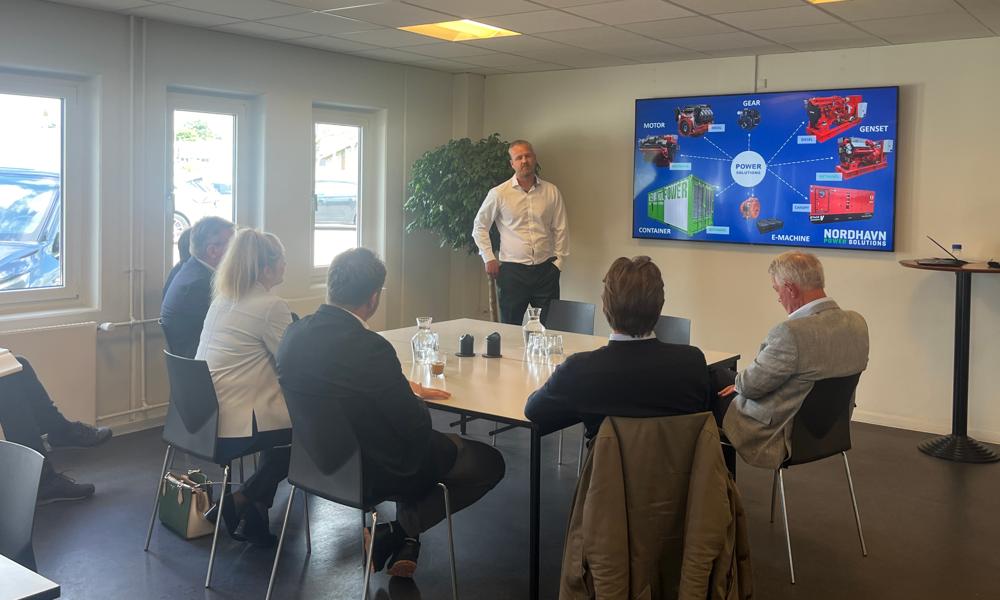 Nordhavn Power Solutions i Randers. Besøg fra Dan Jørgensen, medlem af Europa-Parlamentet Niels Fuglsang og Randers borgmester Torben Hansen Nordhavn Power Solutions i Randers. Besøg fra Dan Jørgensen, medlem af Europa-Parlamentet Niels Fuglsang og Randers borgmester Torben Hansen