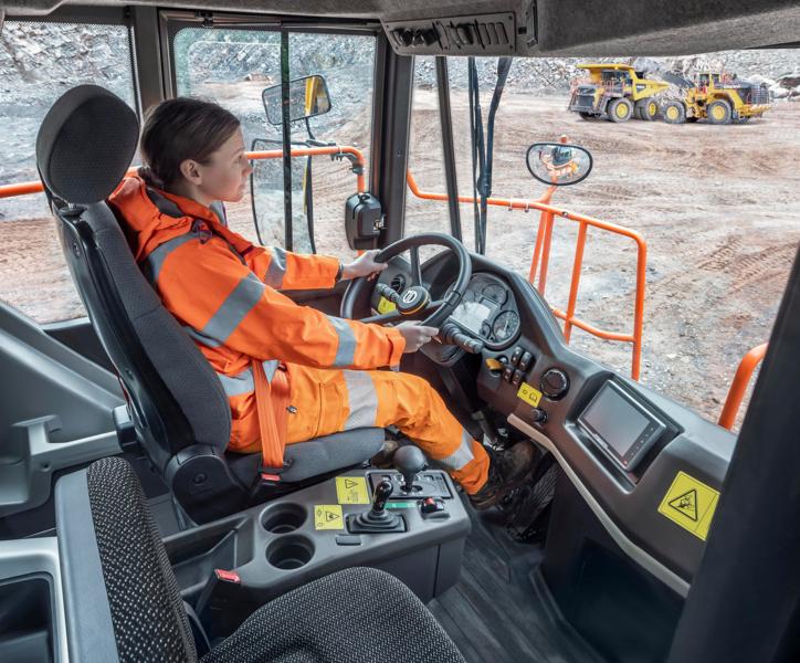 God sikt utlovas i de nya tipptruckarna. God sikt utlovas i de nya tipptruckarna.