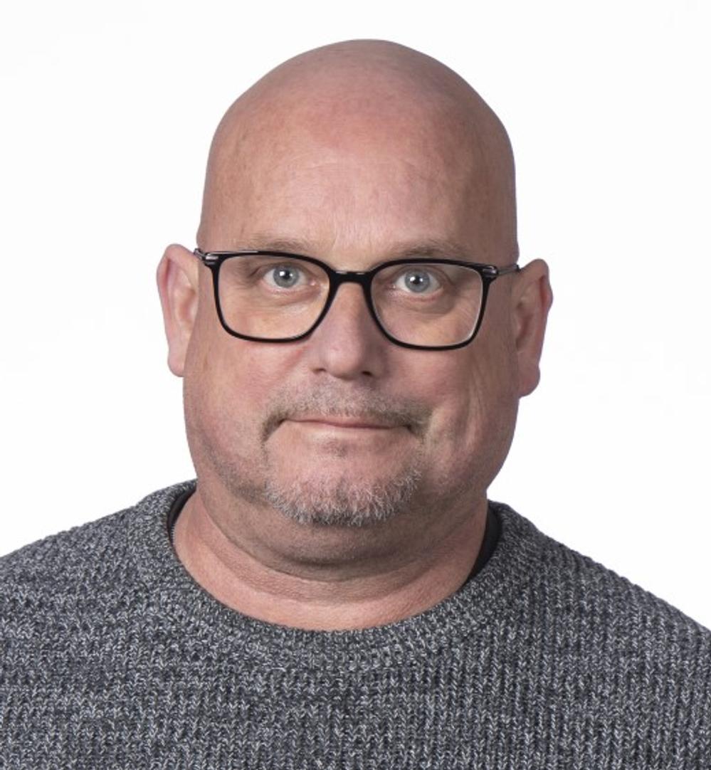 "Det är jätteroligt att experterna i Vinnovas bedömningspanel tycker att projektet har potential att skapa nytta för personer med funktionsnedsättning. Jag ser också mycket positivt på att förvaltningen är med och driver utvecklingen framåt inom AI", säger Håkan Hallengren, ordförande i nämnden för funktionsstöd, Göteborgs stad. "Det är jätteroligt att experterna i Vinnovas bedömningspanel tycker att projektet har potential att skapa nytta för personer med funktionsnedsättning. Jag ser också mycket positivt på att förvaltningen är med och driver utvecklingen framåt inom AI", säger Håkan Hallengren, ordförande i nämnden för funktionsstöd, Göteborgs stad.