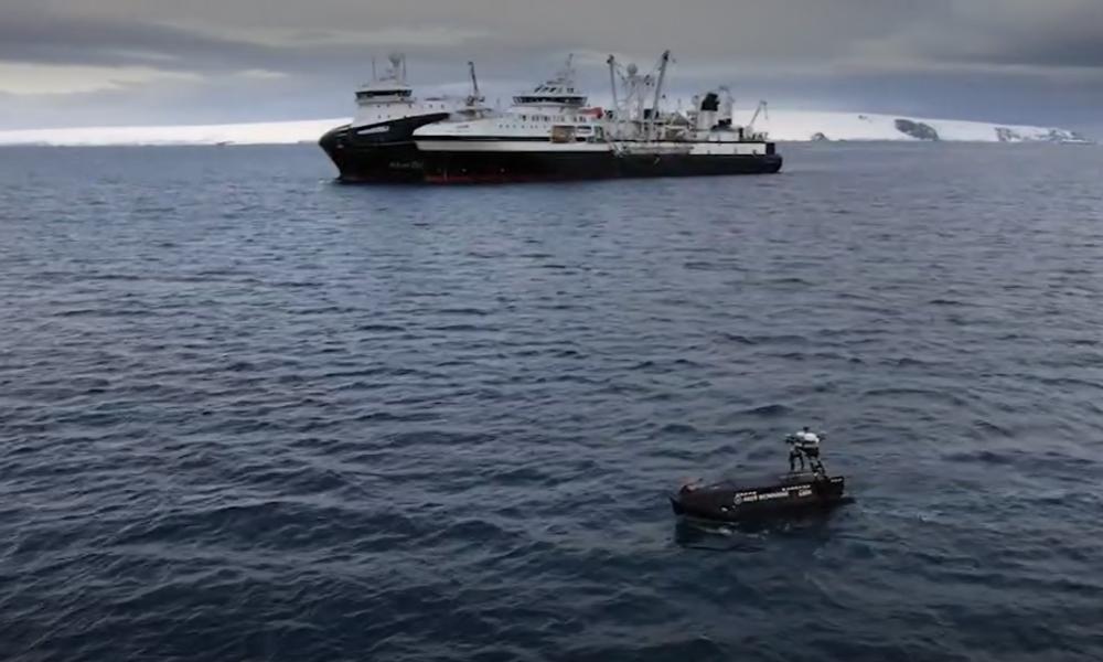 Hjelper kapteinen: Dronebåten er kapteinens forlengede synsvidde. Hjelper kapteinen: Dronebåten er kapteinens forlengede synsvidde.
