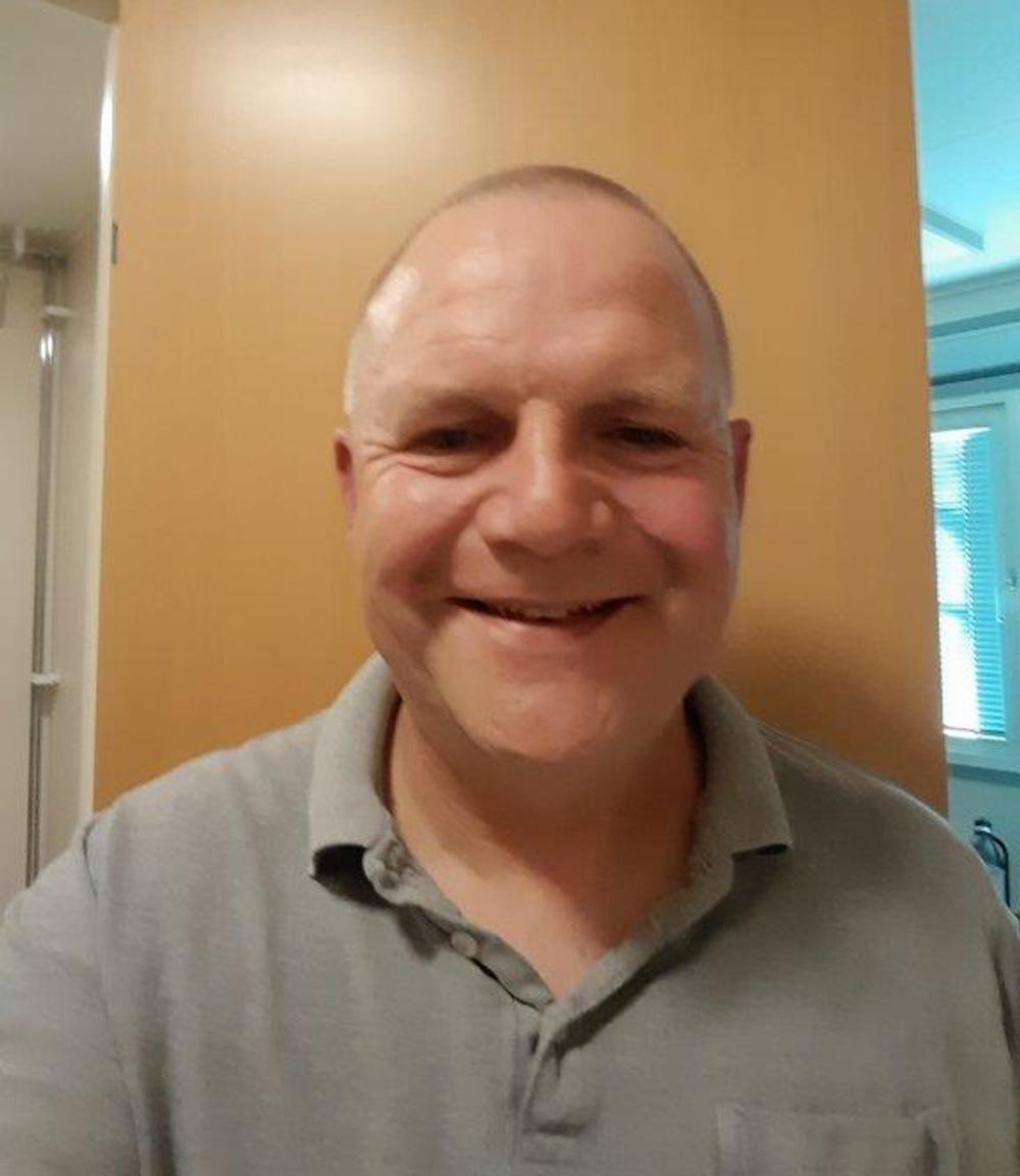 – Når man har rundet de 50 år, kommer der jo lidt flere skavanker til, men der er ingen tvivl om, at udviklingen af de maskiner, jeg kører, betyder, at jeg stadig er på arbejdsmarkedet. Det er alt fra forbedret sæde over lavere støjniveau til teknologiske detaljer, der gør, at jeg kan koncentrere mig længere, siger Søren Lind, maskinfører hos MJ Eriksen. – Når man har rundet de 50 år, kommer der jo lidt flere skavanker til, men der er ingen tvivl om, at udviklingen af de maskiner, jeg kører, betyder, at jeg stadig er på arbejdsmarkedet. Det er alt fra forbedret sæde over lavere støjniveau til teknologiske detaljer, der gør, at jeg kan koncentrere mig længere, siger Søren Lind, maskinfører hos MJ Eriksen.