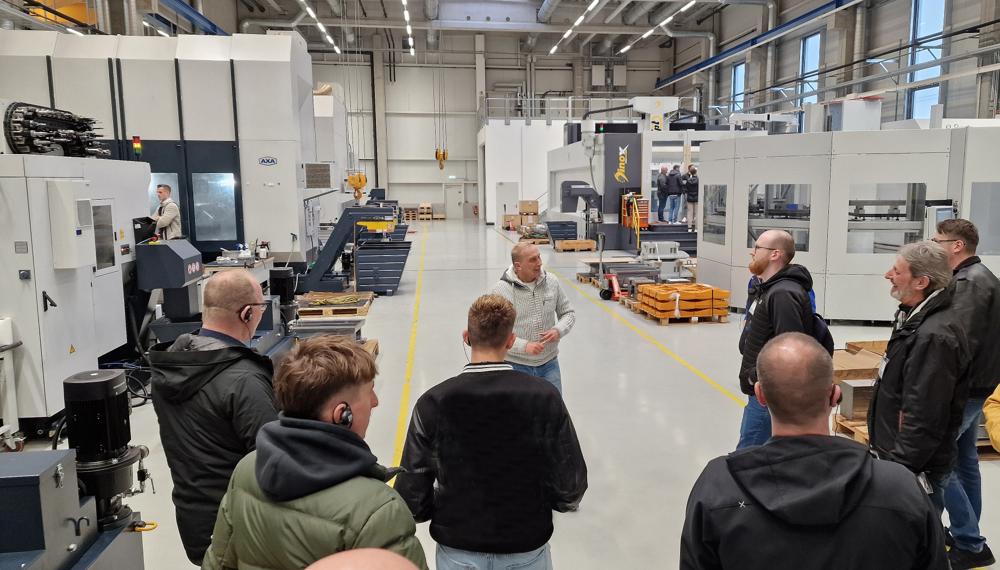 Spinner viste frem nye maskinmodeller og mye automasjon under åpent hus i april. Spinner viste frem nye maskinmodeller og mye automasjon under åpent hus i april.