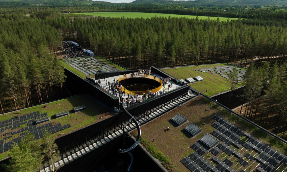 Pluss: The Plus har vunnet flere priser. Bygget ser ut som et plusstegn fra lufta, derav navnet. Pluss: The Plus har vunnet flere priser. Bygget ser ut som et plusstegn fra lufta, derav navnet.