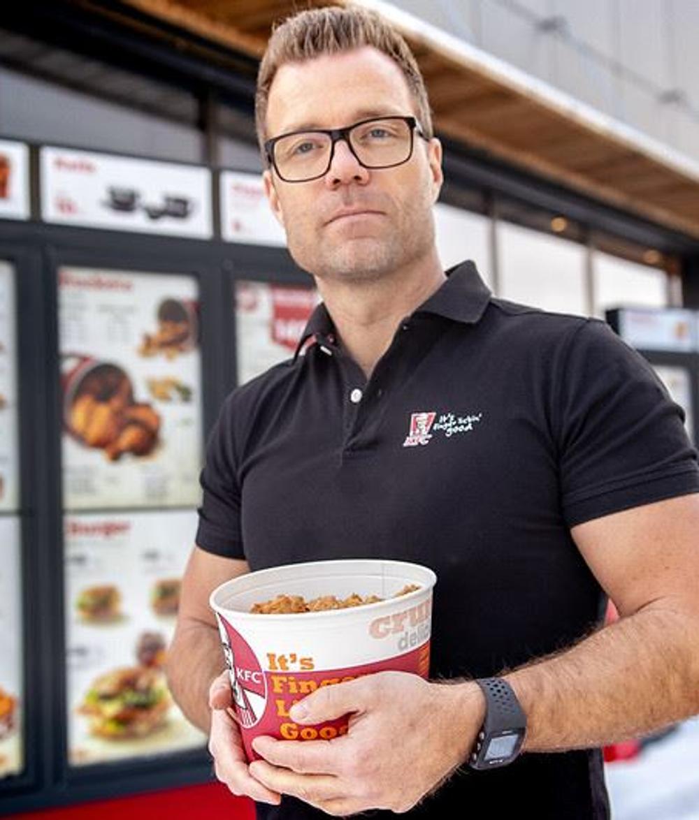 Jesper Hollstrand är marknadschef för KFC Sverige. Jesper Hollstrand är marknadschef för KFC Sverige.