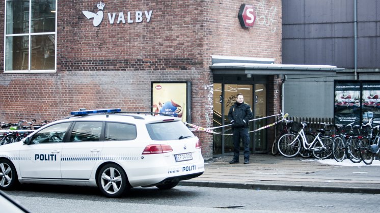 Politiet eftersøger ung gaderøver efter knivstik i Valby | Nordjyske.dk