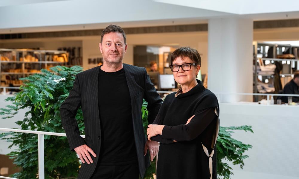 Mette Kynne Frandsen giver stafetten videre til Jacob Kurek, der overtager direktørposten 1. september. Mette Kynne Frandsen giver stafetten videre til Jacob Kurek, der overtager direktørposten 1. september.