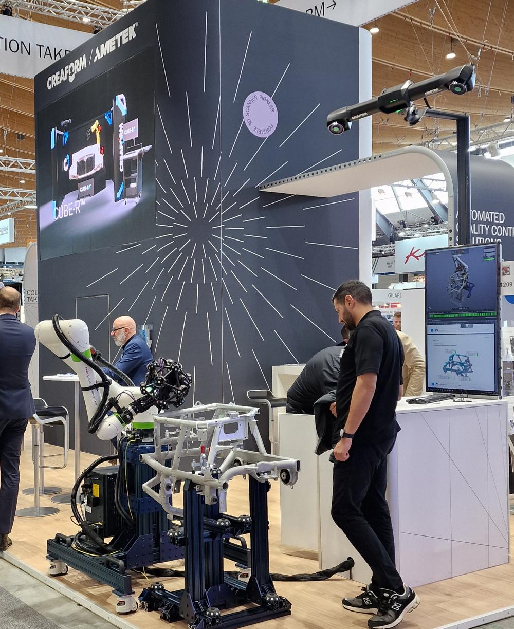 Creaform var tydelig tilstede og presenterte blant annet sin MetraSCAN 3D optiske CMM-skanner. Mer info på www.creaform3d.com Creaform var tydelig tilstede og presenterte blant annet sin MetraSCAN 3D optiske CMM-skanner. Mer info på www.creaform3d.com