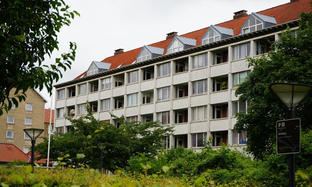 Dommerparken, som ligger tæt på Bispebjerg Kirkegård i Københavns Kommune, blev bygget i 1946-47. Dommerparken, som ligger tæt på Bispebjerg Kirkegård i Københavns Kommune, blev bygget i 1946-47.