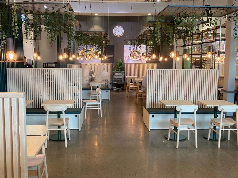 Stora Coop Lunds nya bistro innehåller ett 80-tal platser. Stora Coop Lunds nya bistro innehåller ett 80-tal platser.